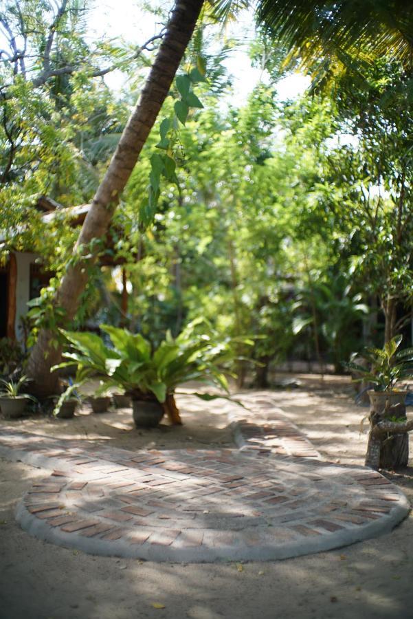 Bed and Breakfast Salty Garden Arugambay à Baie d'Arugam Extérieur photo